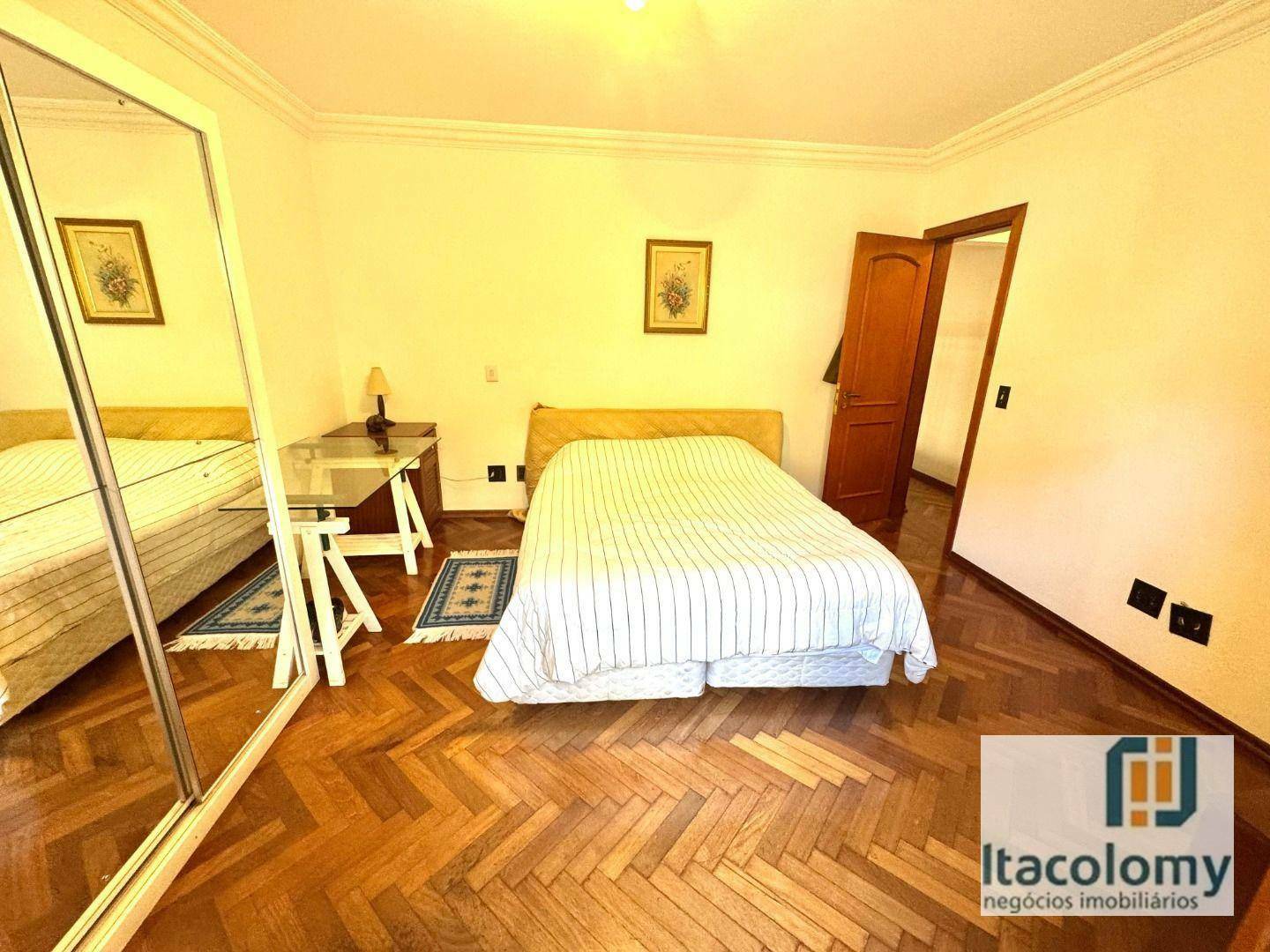 Casa de Condomínio à venda com 3 quartos, 371m² - Foto 5