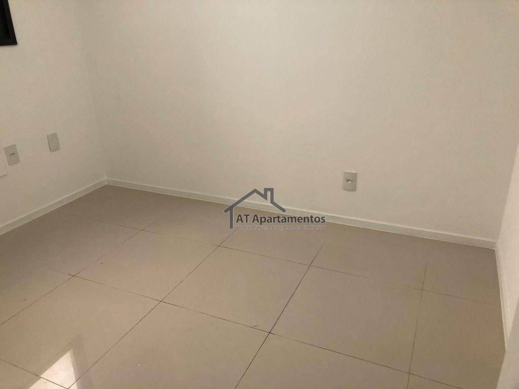 Apartamento para alugar com 3 quartos, 70m² - Foto 13