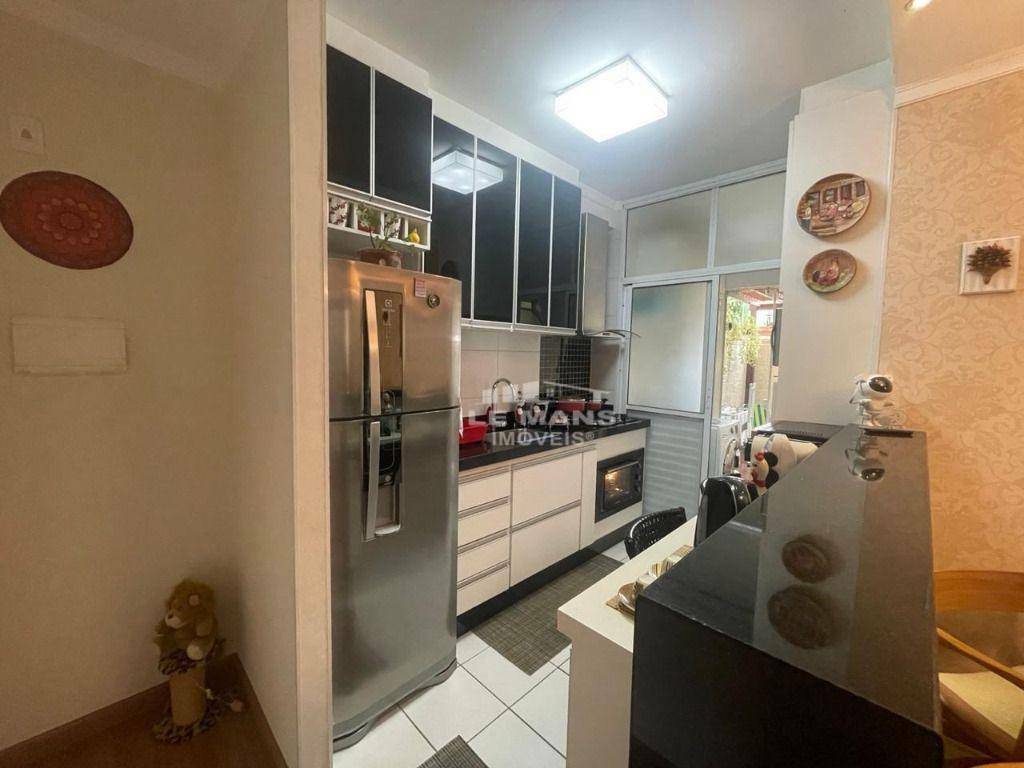 Apartamento à venda com 3 quartos, 75m² - Foto 2