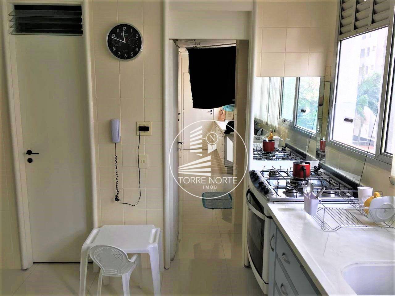 Apartamento à venda com 4 quartos, 220m² - Foto 10