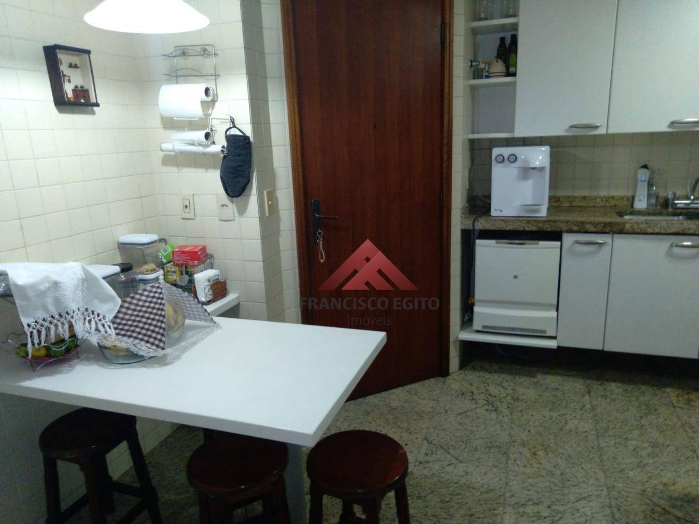 Apartamento à venda com 4 quartos, 180m² - Foto 9