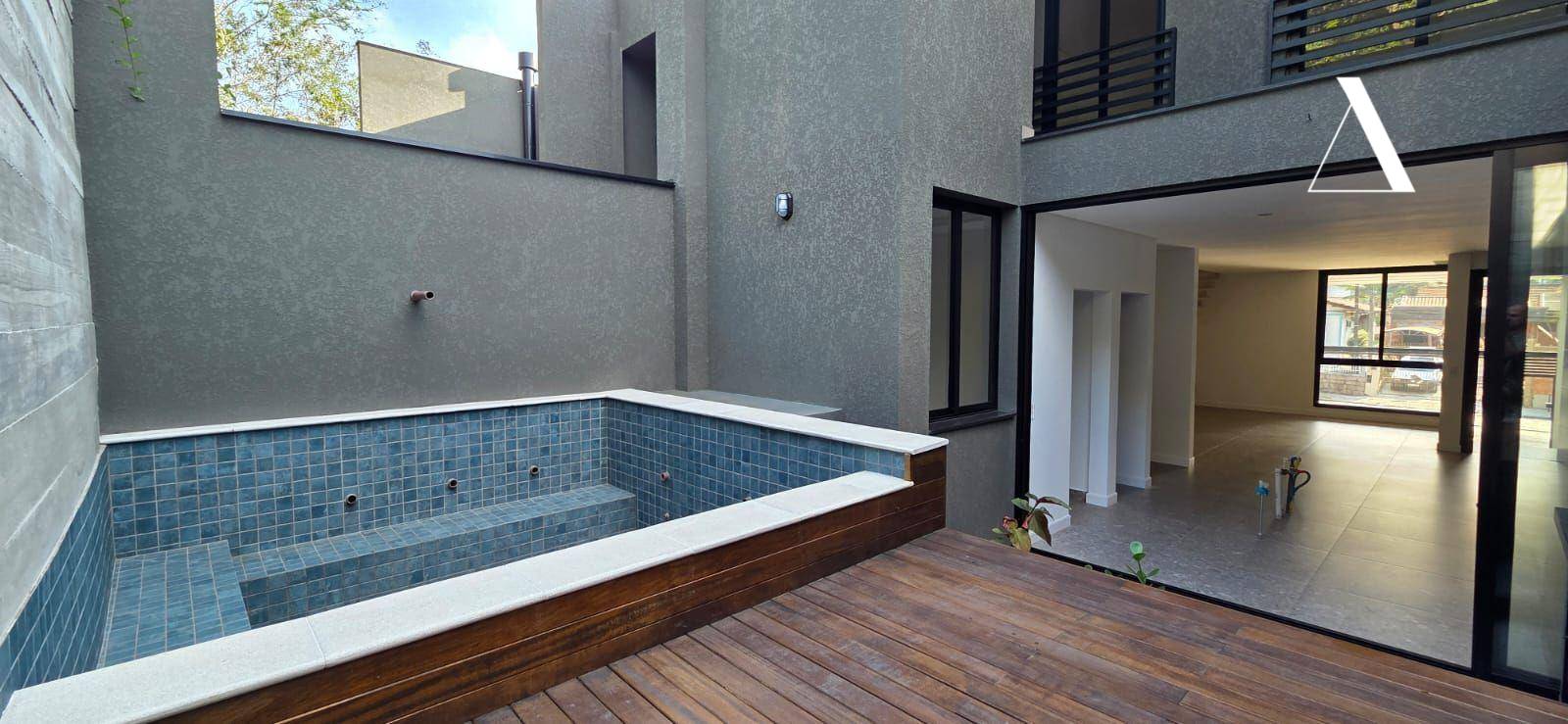 Casa, 3 quartos, 205 m² - Foto 1