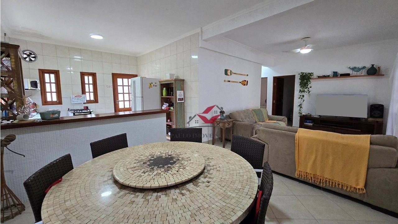 Casa de Condomínio à venda com 3 quartos, 198m² - Foto 2