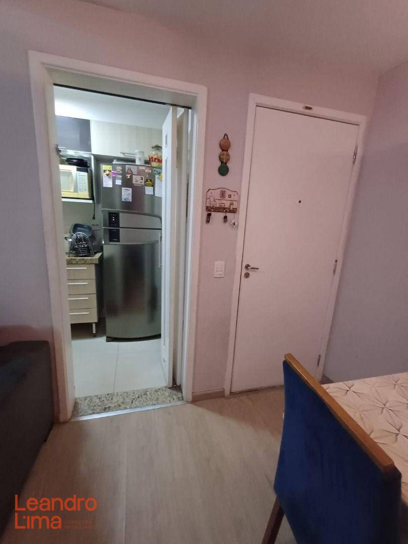 Apartamento à venda com 3 quartos, 61m² - Foto 5