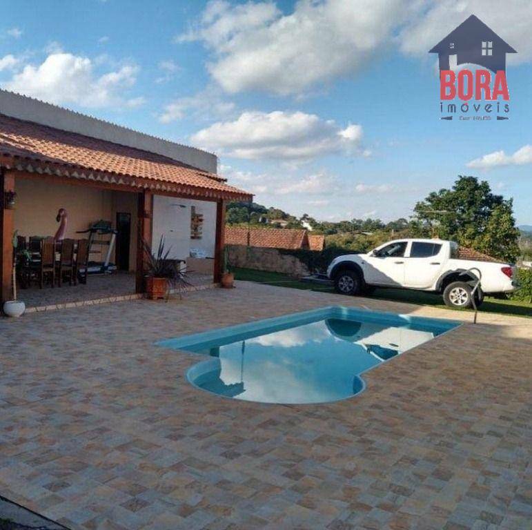 Casa à venda com 3 quartos, 115m² - Foto 1