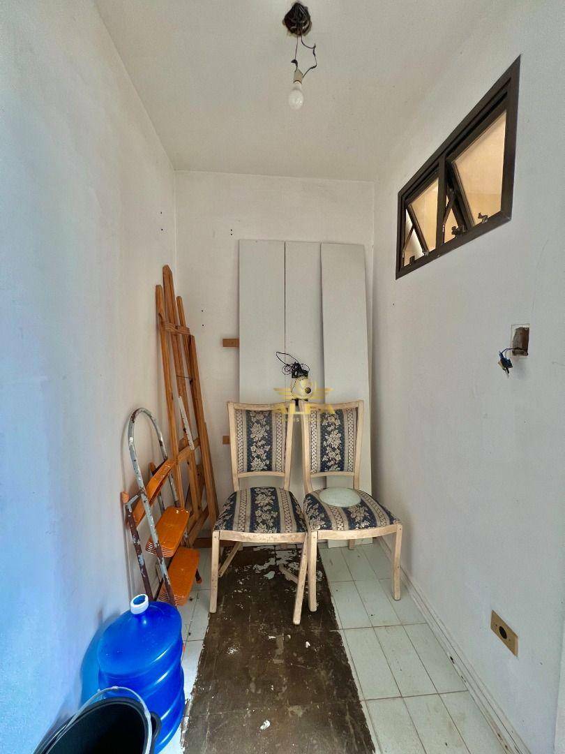 Apartamento à venda com 3 quartos, 200m² - Foto 34