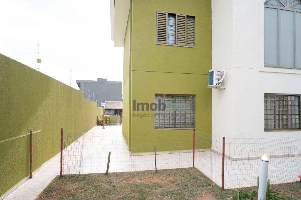 Casa à venda com 3 quartos, 250m² - Foto 23