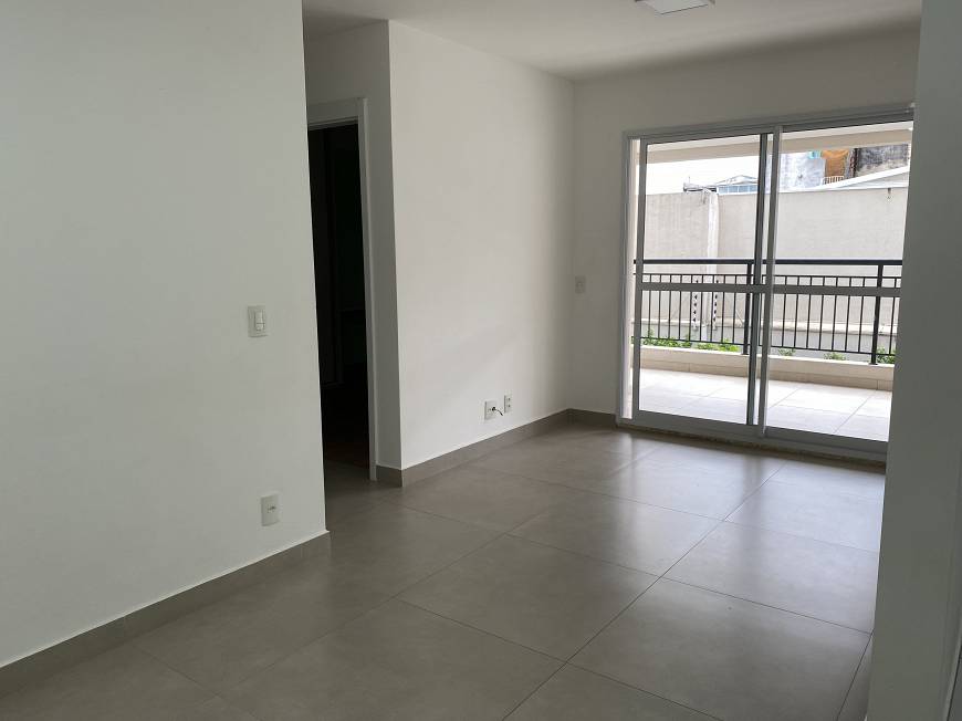 Apartamento à venda com 2 quartos, 70m² - Foto 3