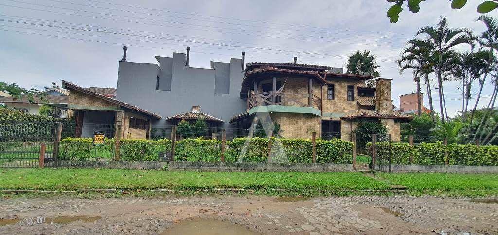 Casa à venda com 3 quartos, 191m² - Foto 1