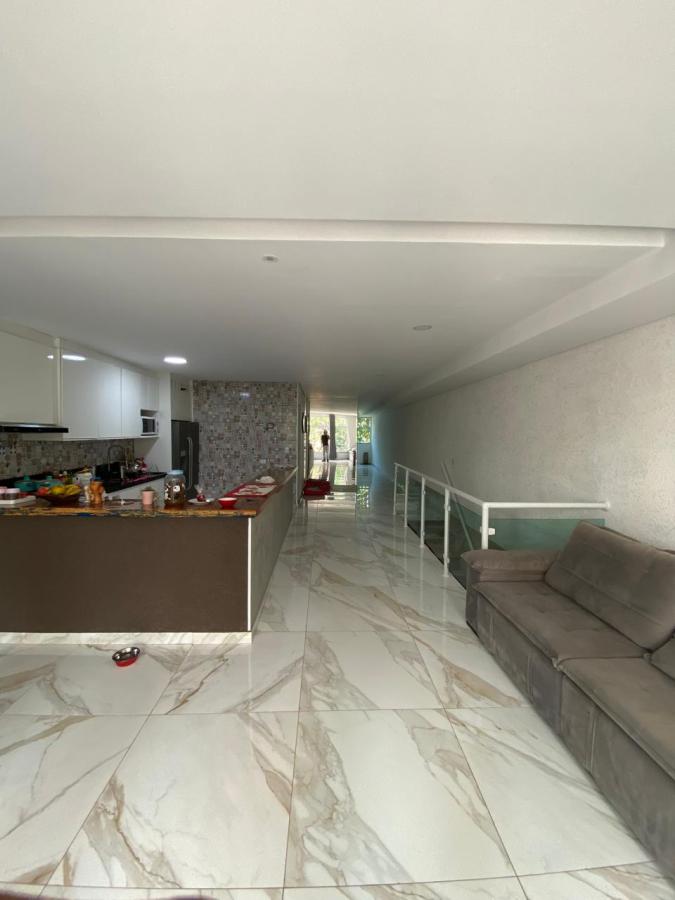 Sobrado à venda com 2 quartos, 225m² - Foto 1