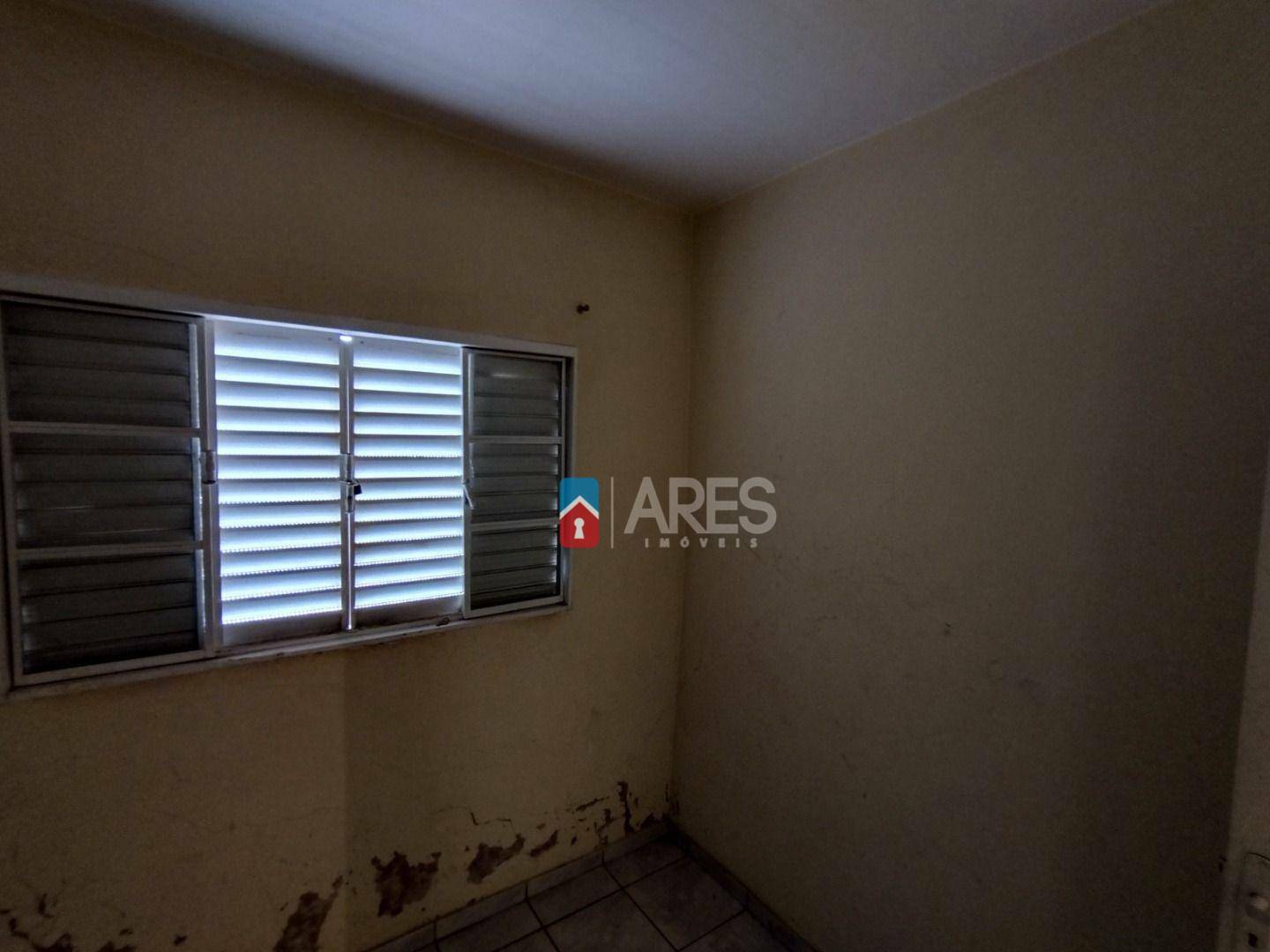 Casa à venda com 4 quartos, 300m² - Foto 7