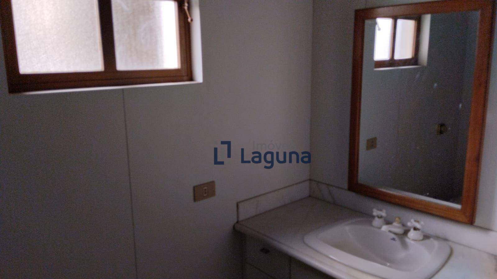 Apartamento para alugar com 4 quartos, 263m² - Foto 18