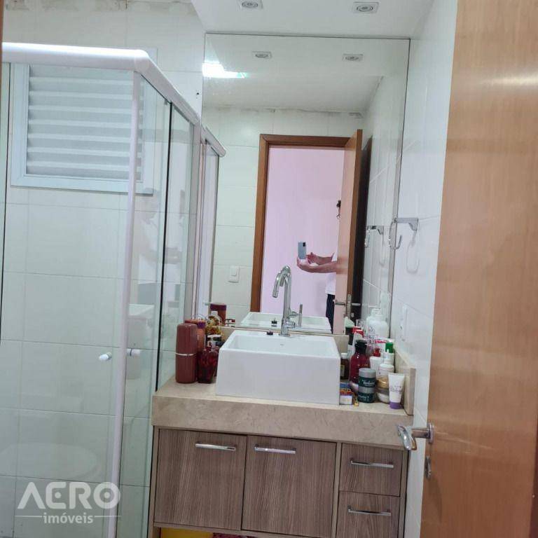 Apartamento à venda com 2 quartos, 66m² - Foto 11