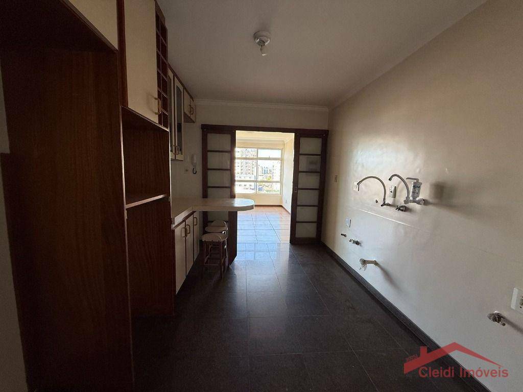 Apartamento para alugar com 3 quartos, 122m² - Foto 21