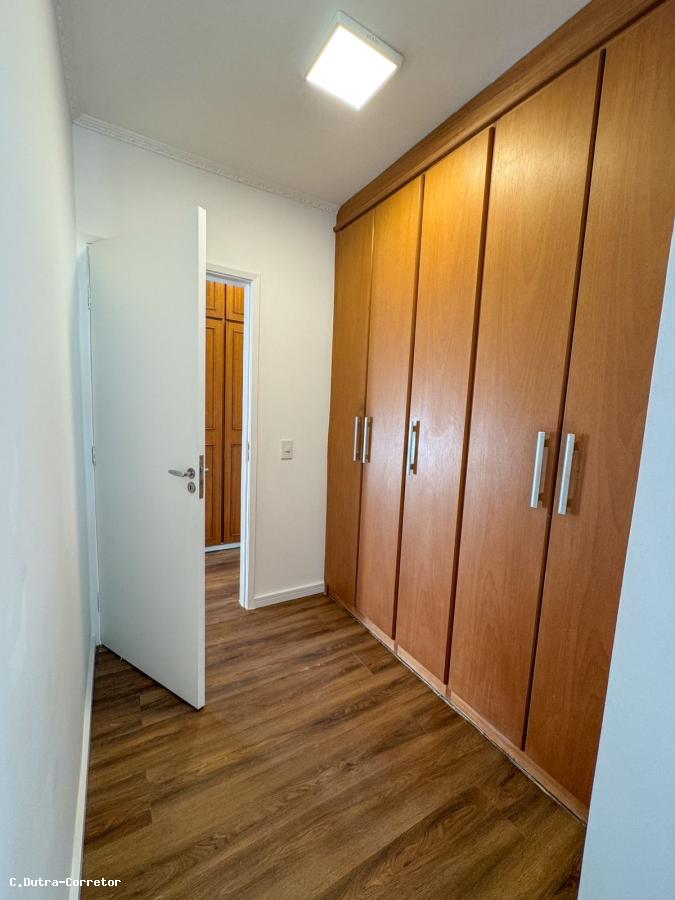 Apartamento à venda com 3 quartos, 94m² - Foto 10