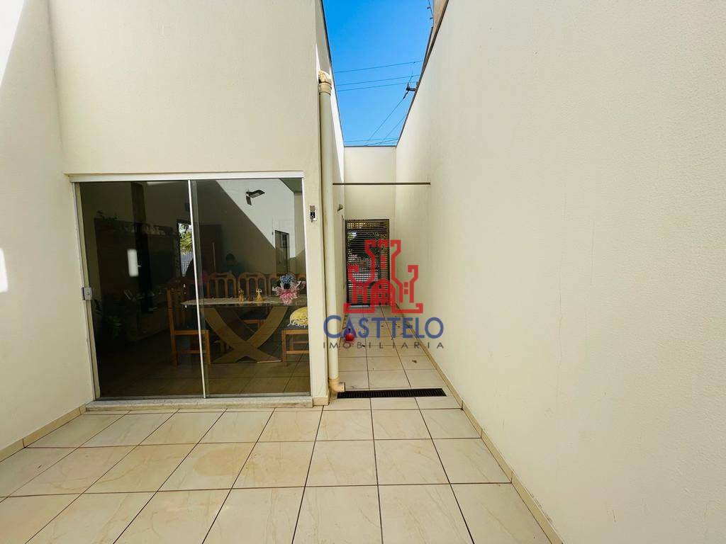 Casa à venda com 3 quartos, 130m² - Foto 24