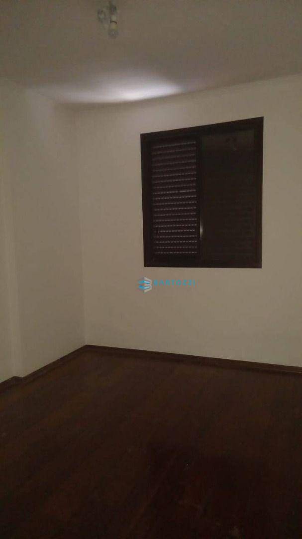 Apartamento para alugar com 4 quartos, 165m² - Foto 8