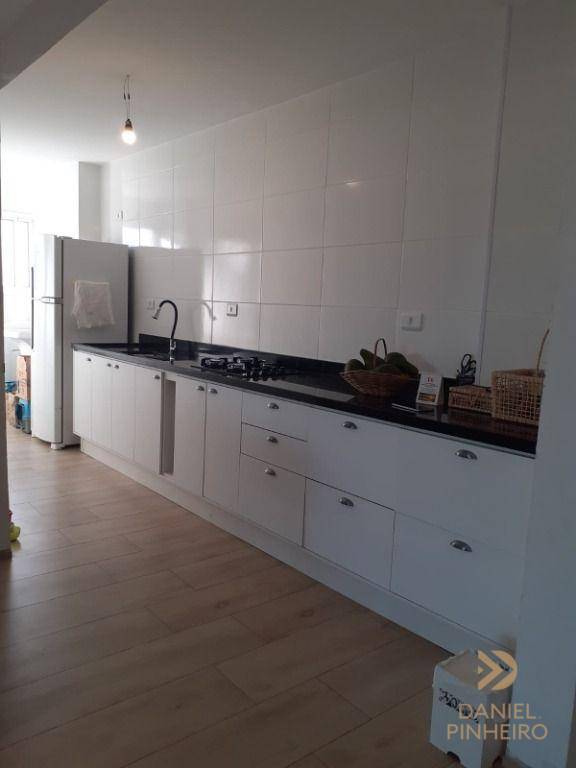 Apartamento à venda com 2 quartos, 72m² - Foto 7