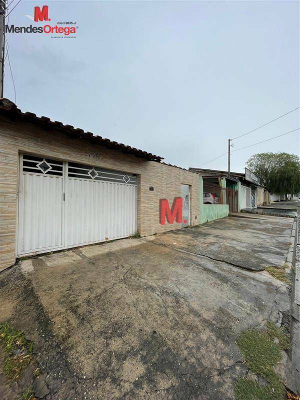 Casa à venda com 2 quartos, 80m² - Foto 2