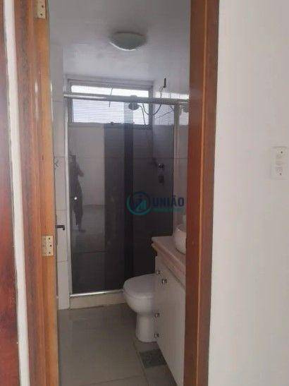 Apartamento à venda com 2 quartos, 70m² - Foto 13