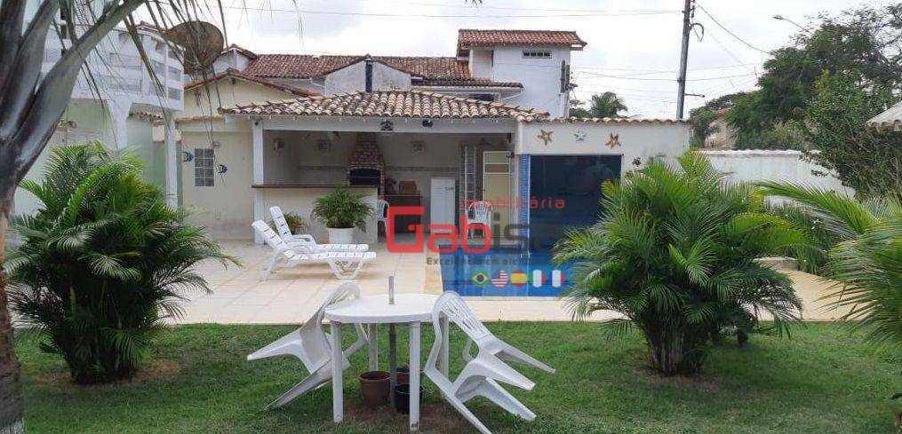 Casa à venda com 4 quartos, 300m² - Foto 1