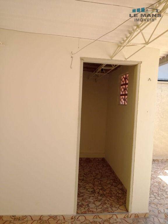 Casa à venda com 2 quartos, 86m² - Foto 12