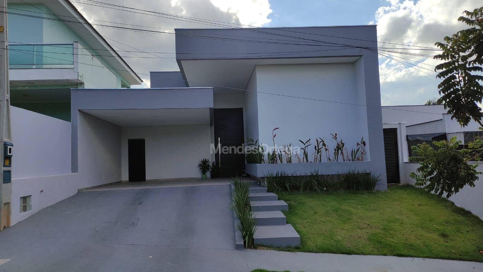 Casa de Condomínio à venda com 3 quartos, 198m² - Foto 1