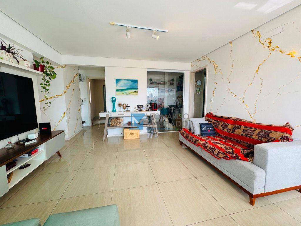 Apartamento à venda com 3 quartos, 110m² - Foto 1