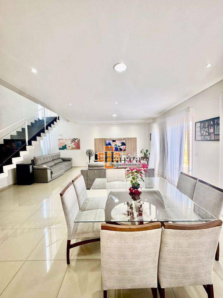 Sobrado à venda com 3 quartos, 255m² - Foto 1