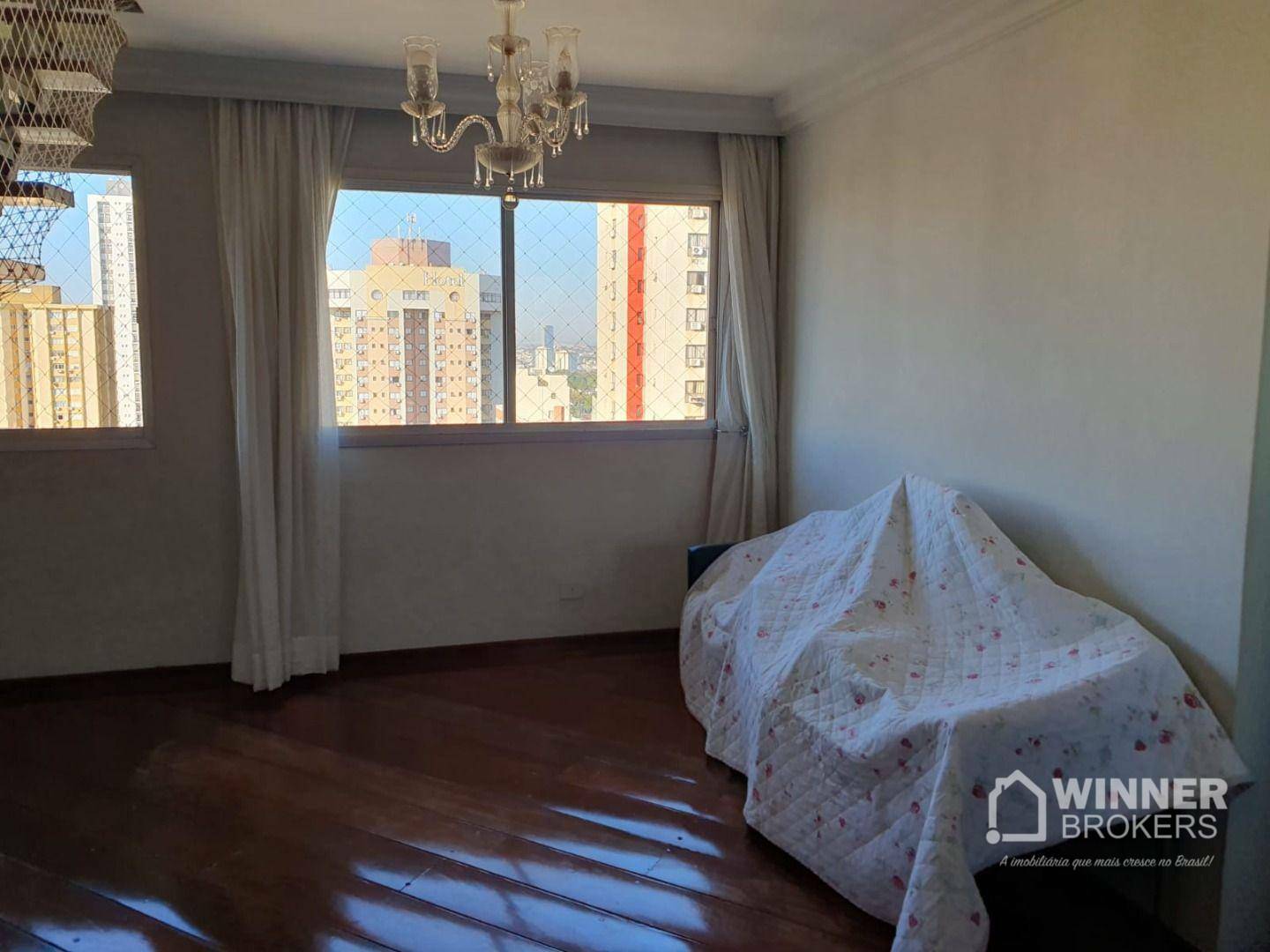 Apartamento à venda com 4 quartos, 218m² - Foto 2