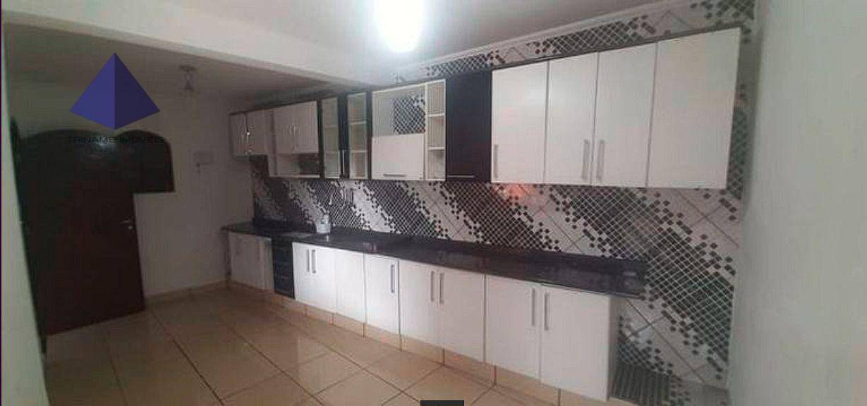 Casa à venda com 6 quartos, 300m² - Foto 2