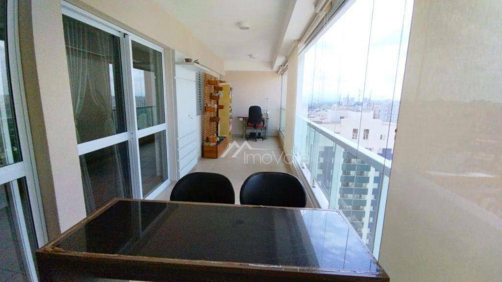 Apartamento à venda com 3 quartos, 157m² - Foto 2