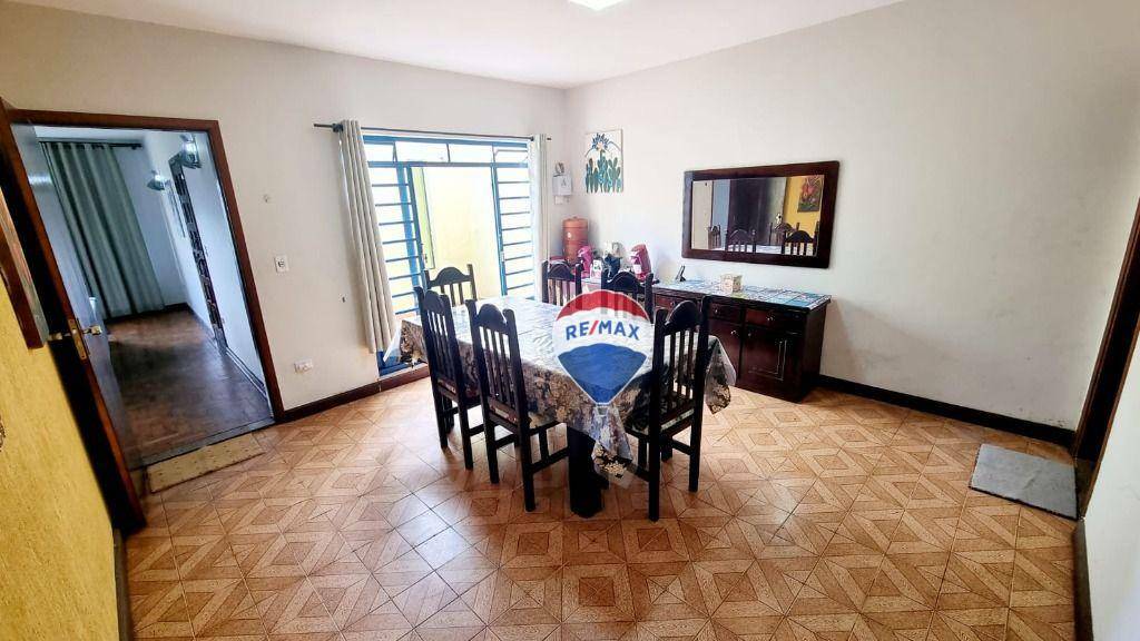 Casa à venda com 3 quartos, 256m² - Foto 14