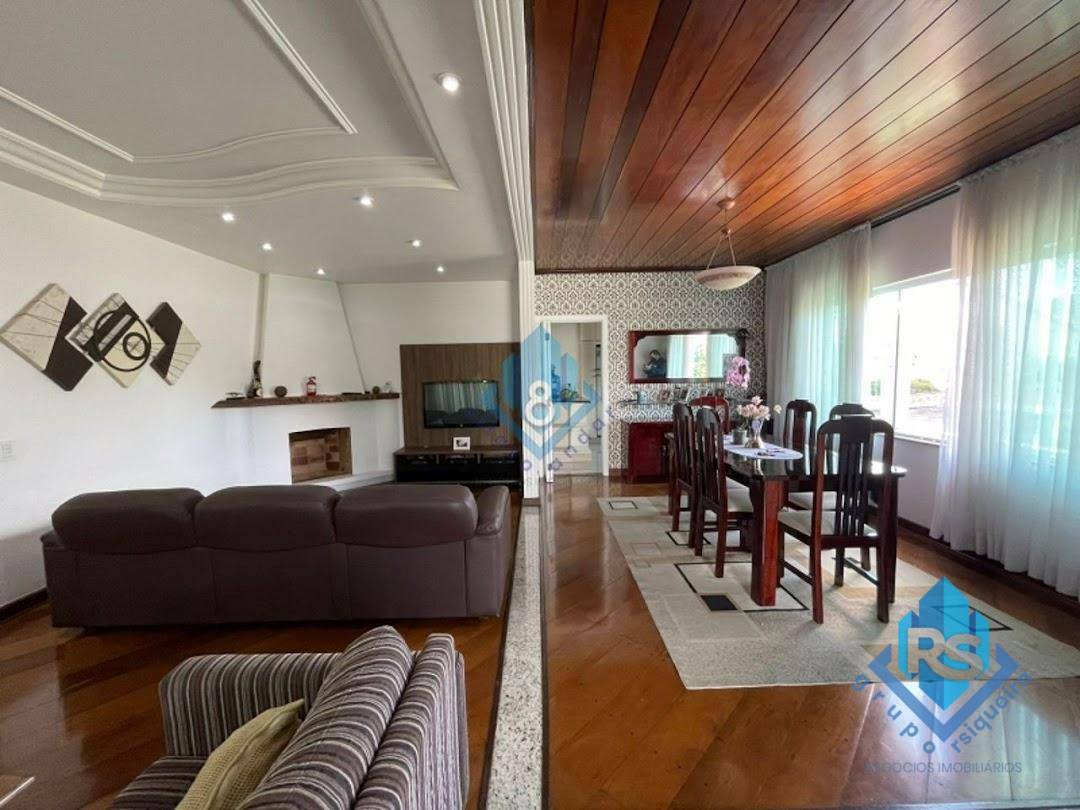 Casa à venda com 4 quartos, 297m² - Foto 2