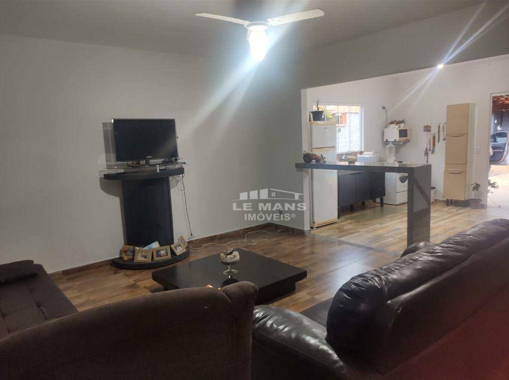 Casa à venda com 2 quartos, 200m² - Foto 14