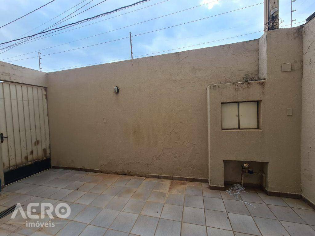 Casa à venda com 4 quartos, 220m² - Foto 13