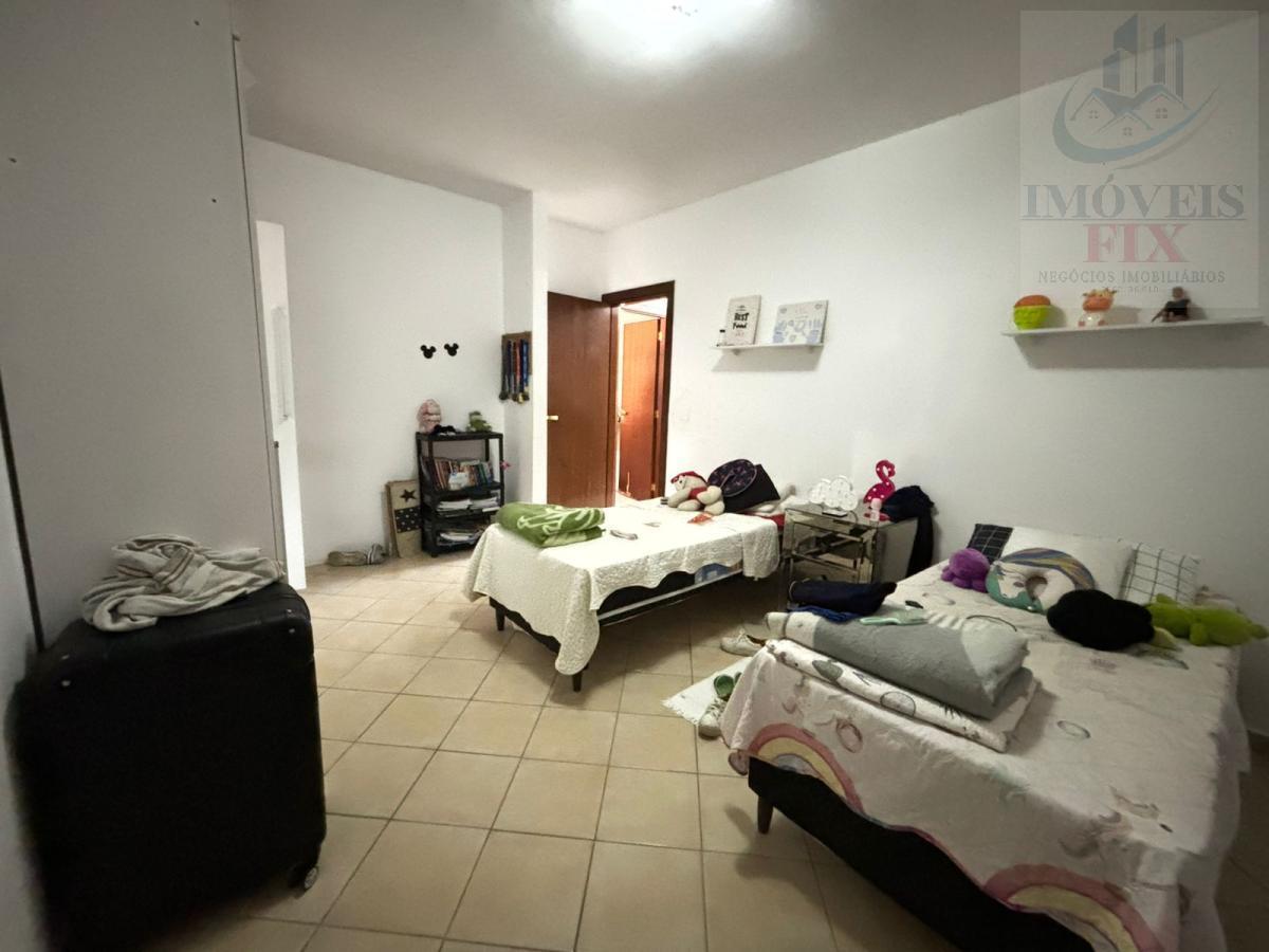 Casa de Condomínio à venda com 3 quartos, 300m² - Foto 26