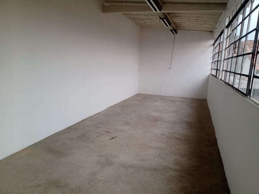 Casa para alugar com 3 quartos, 230m² - Foto 24