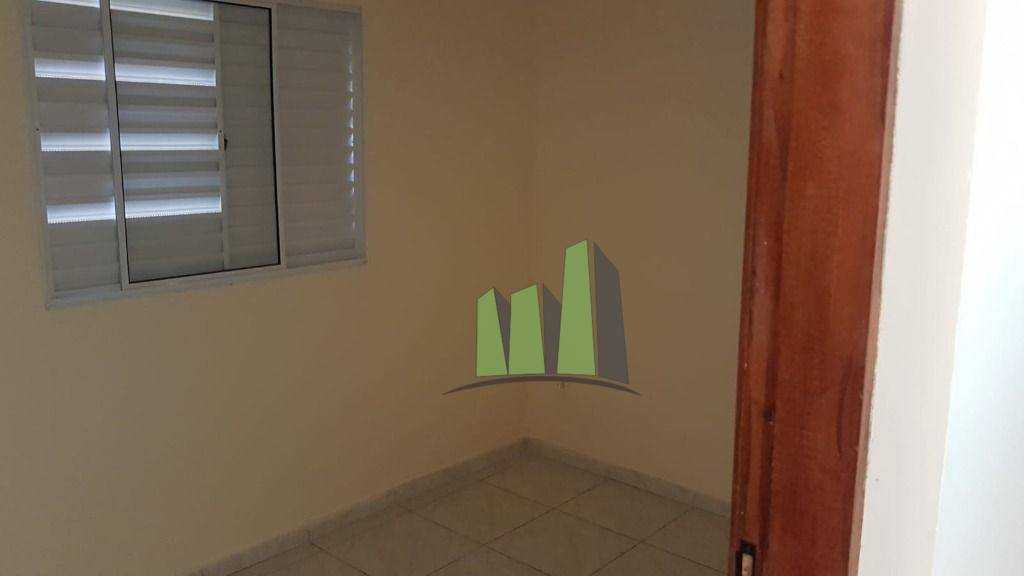 Casa à venda com 2 quartos, 60m² - Foto 14