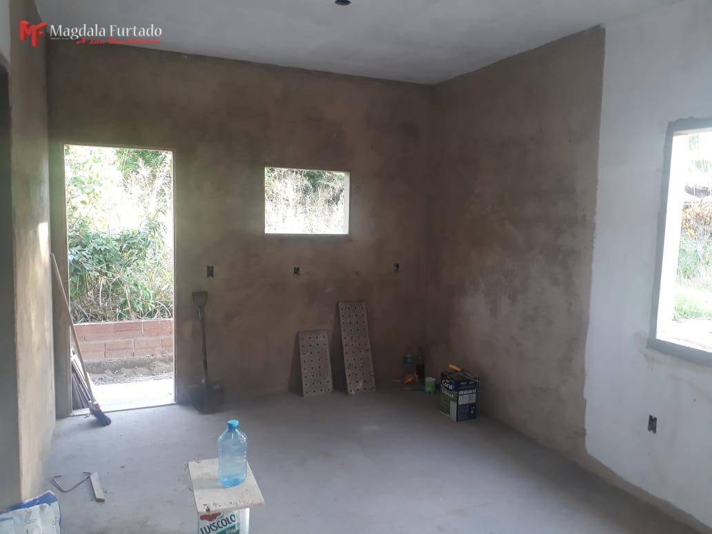 Casa à venda com 2 quartos, 72m² - Foto 2