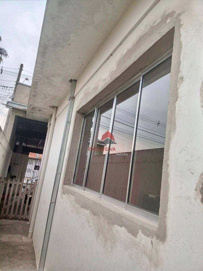 Casa à venda com 4 quartos, 208m² - Foto 3