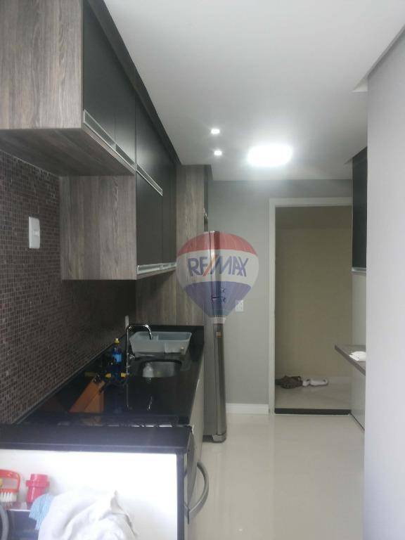 Apartamento à venda com 3 quartos, 83m² - Foto 13