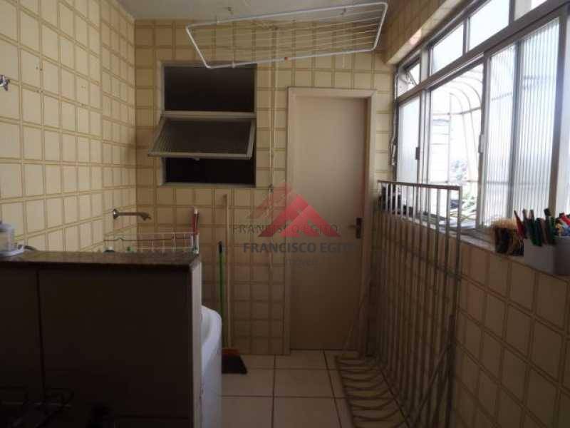 Apartamento à venda com 2 quartos, 70m² - Foto 11