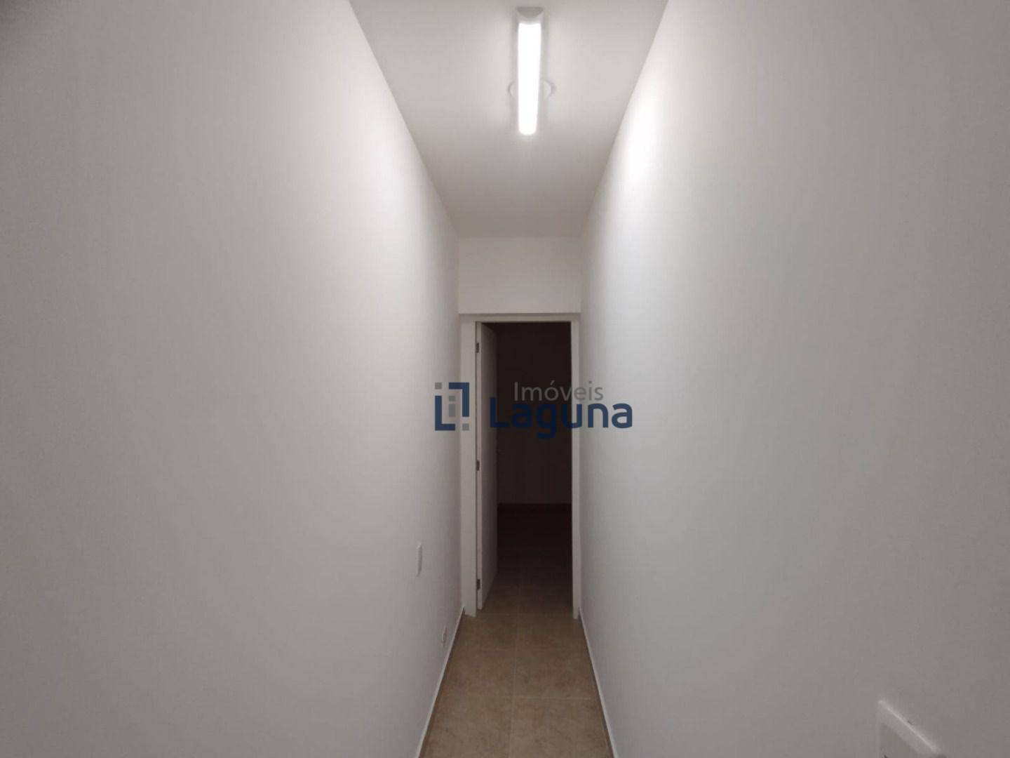 Casa para alugar com 2 quartos, 75m² - Foto 11