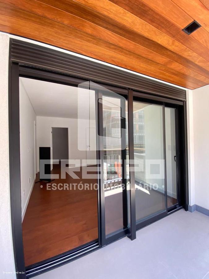 Apartamento à venda com 4 quartos, 210m² - Foto 15