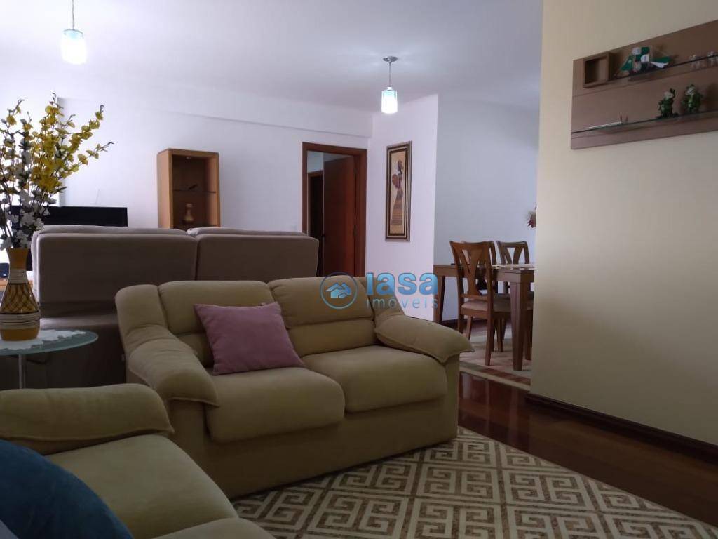 Apartamento à venda com 3 quartos, 135m² - Foto 2