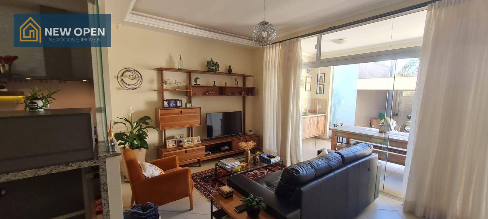 Casa à venda com 3 quartos, 164m² - Foto 4