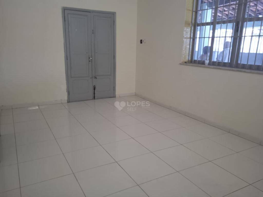 Casa à venda com 3 quartos, 300M2 - Foto 2