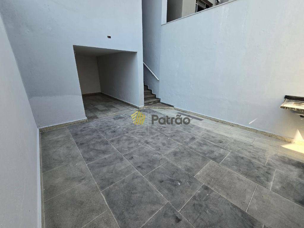 Sobrado à venda com 2 quartos, 174m² - Foto 4