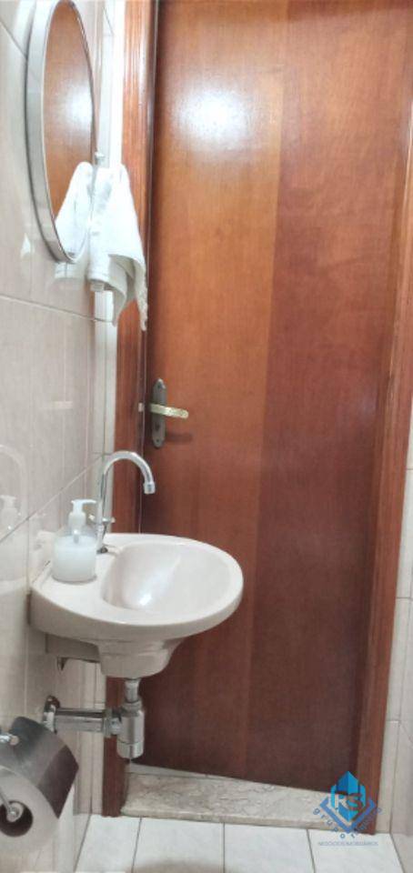 Sobrado à venda com 3 quartos, 220m² - Foto 24